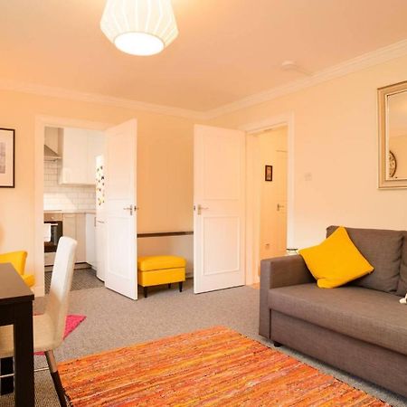 Altido Lovely Apartment For 4 With Free Parking เอดินบะระ ภายนอก รูปภาพ