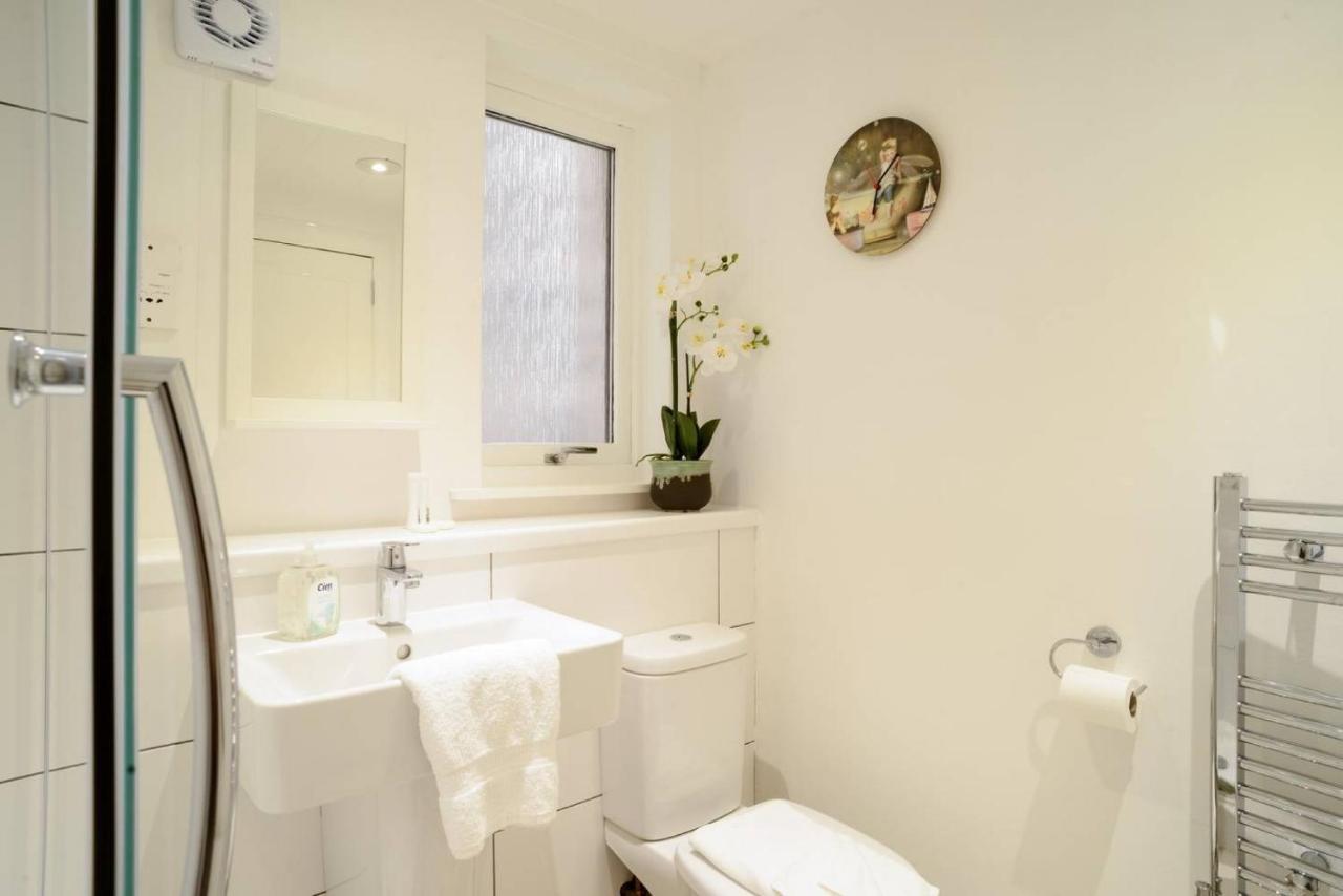 Altido Lovely Apartment For 4 With Free Parking เอดินบะระ ภายนอก รูปภาพ